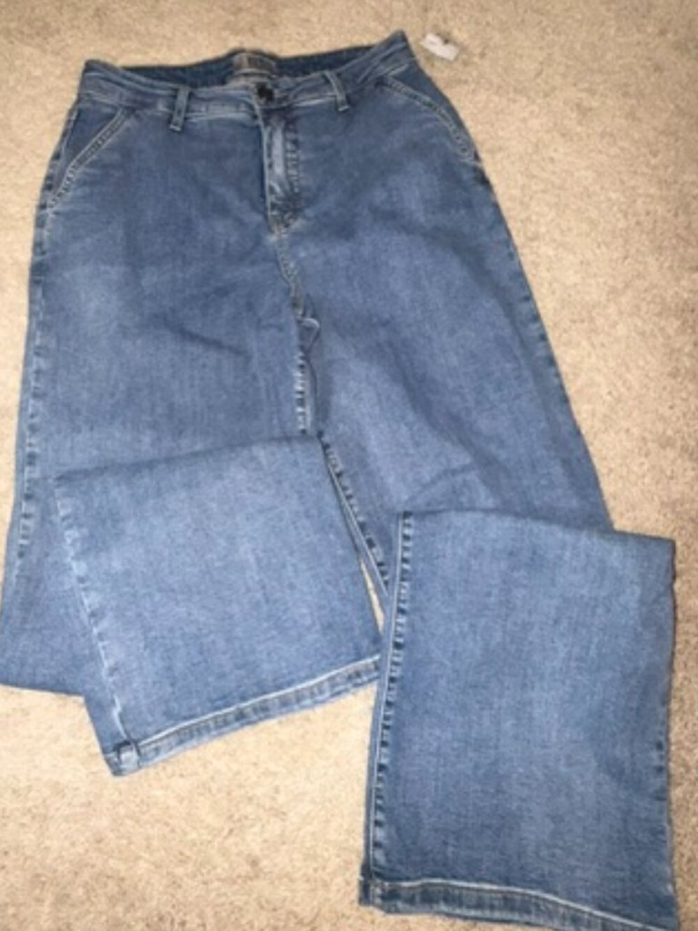 NWT Kut from the Kloth Charlotte High Rise Straight Leg - Size 8